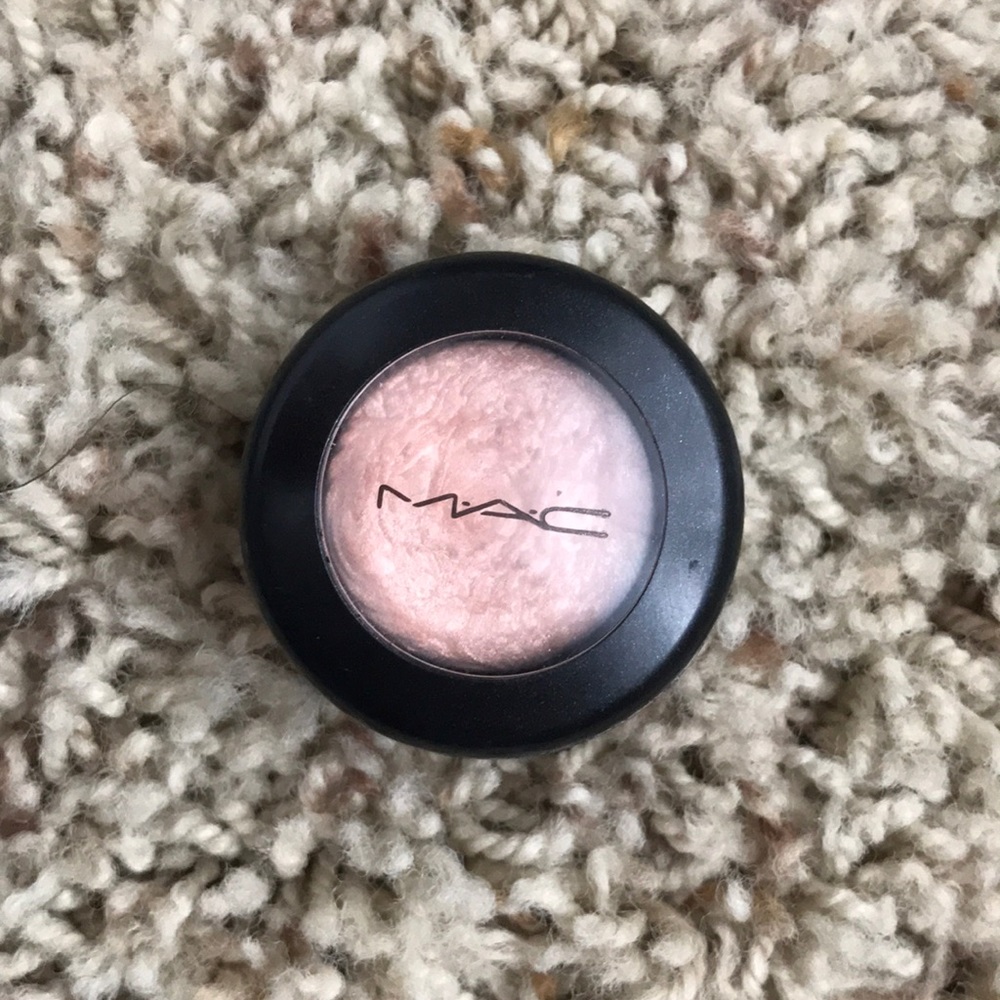 MAC Extra dimension eyeshadow Authentic